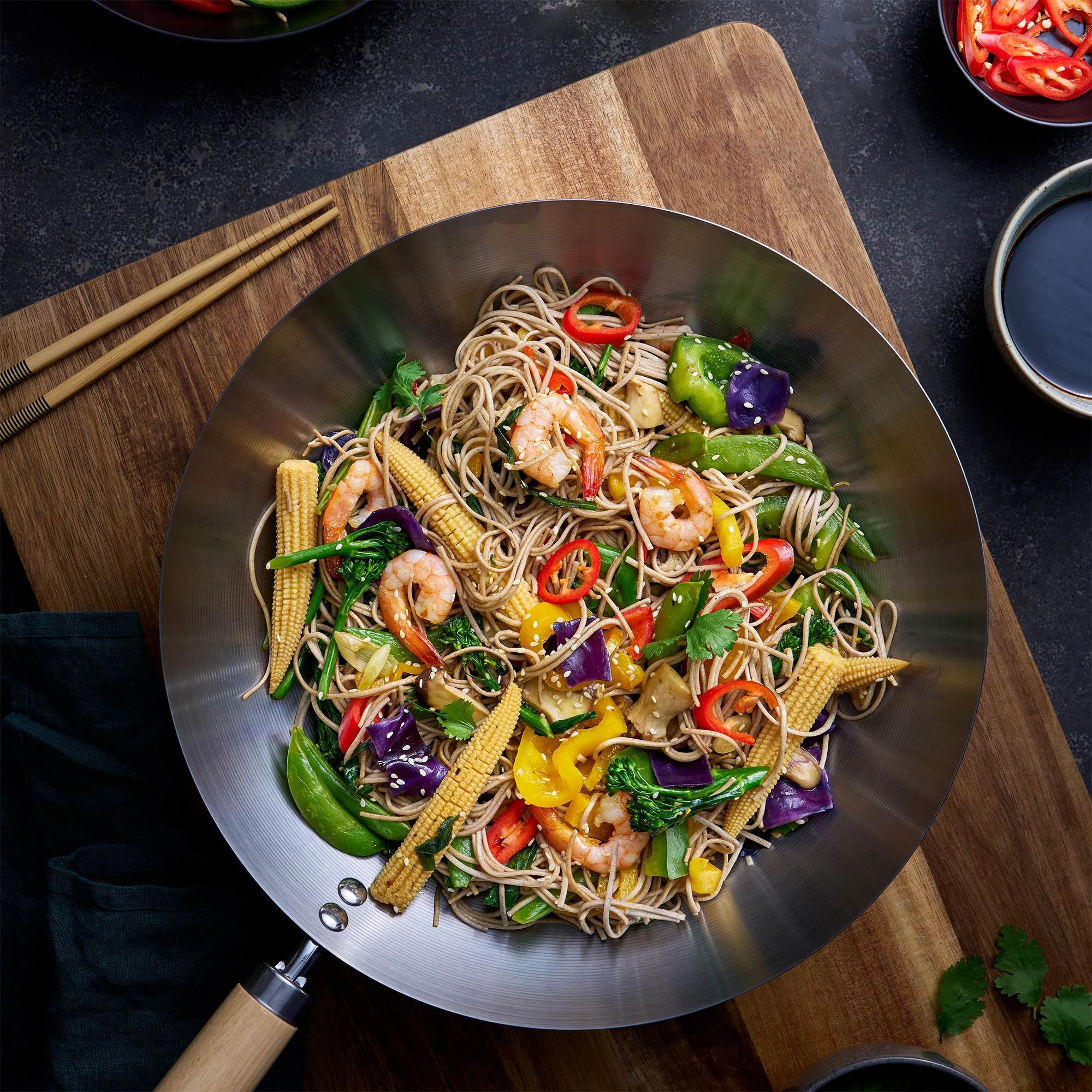 Wok with Wood Handle - Image 4
